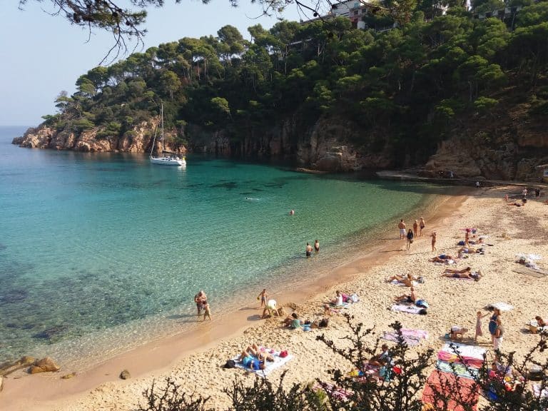 Turquoise water and white sand at Cala d'Aiguablava in Begur, Costa Brava
