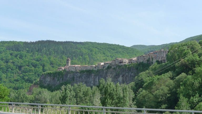 Castellfollit de la Roca on its basalt cliff
